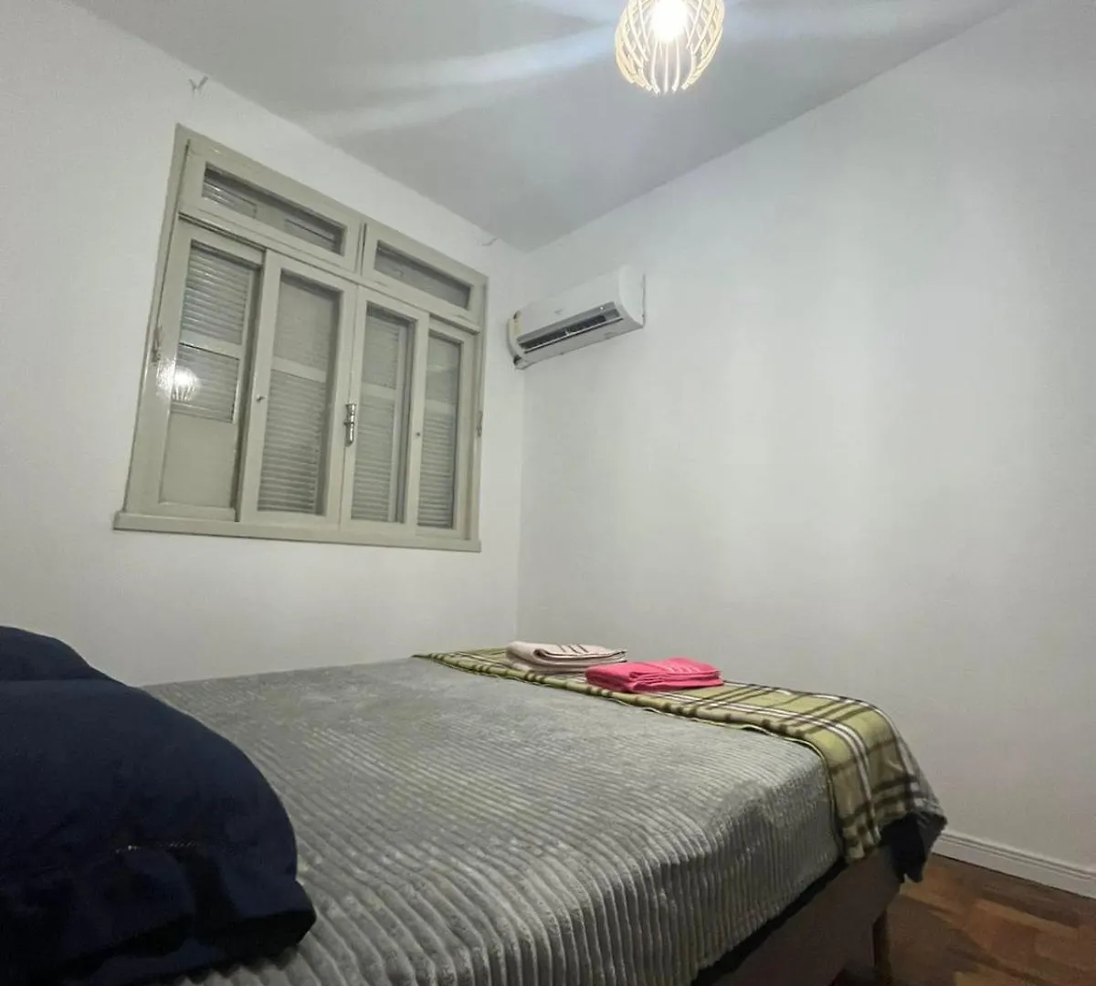 14 Apartamento 2 Quartos No Centro Historico E Arcondicionado Porto Alegre Apartment